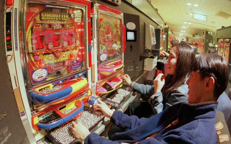 Maruhan Namba interior