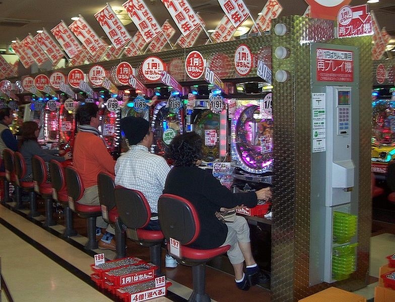 Maruhan Shinsekai interior